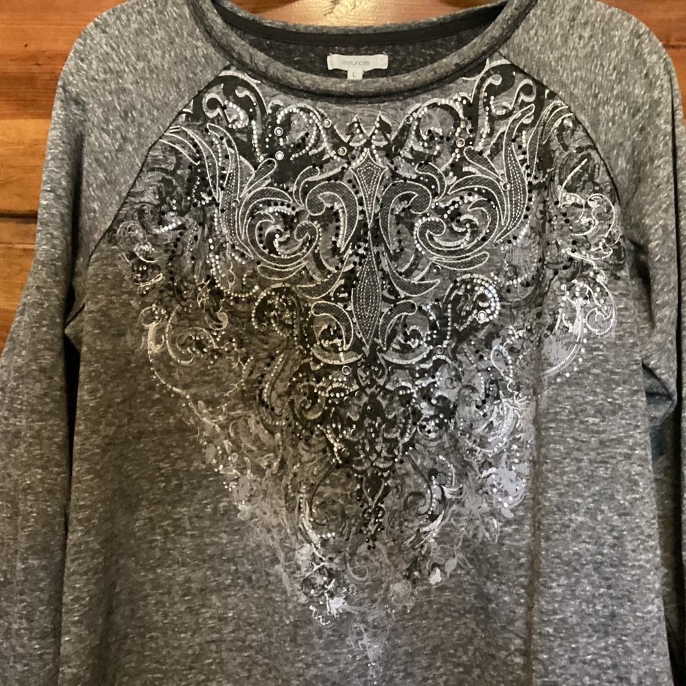 Gray top - Picture 3 of 4